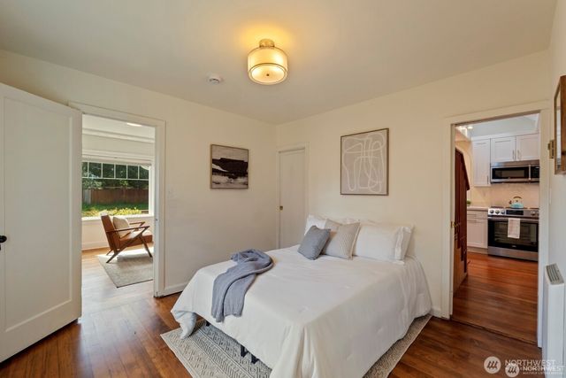 11556 17th Avenue NE, Seattle, WA 98125