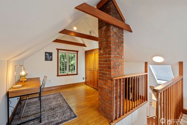 11556 17th Avenue NE, Seattle, WA 98125