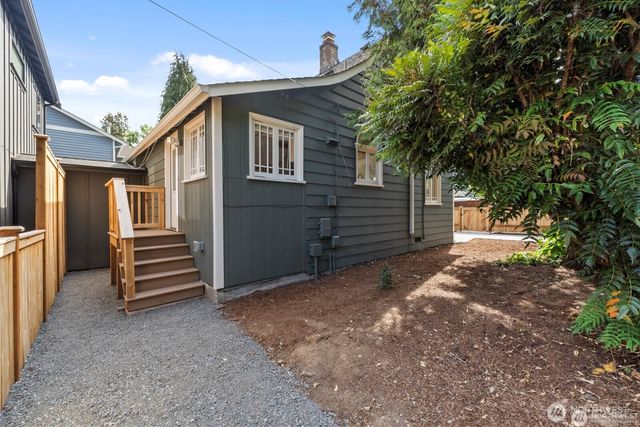 11556 17th Avenue NE, Seattle, WA 98125