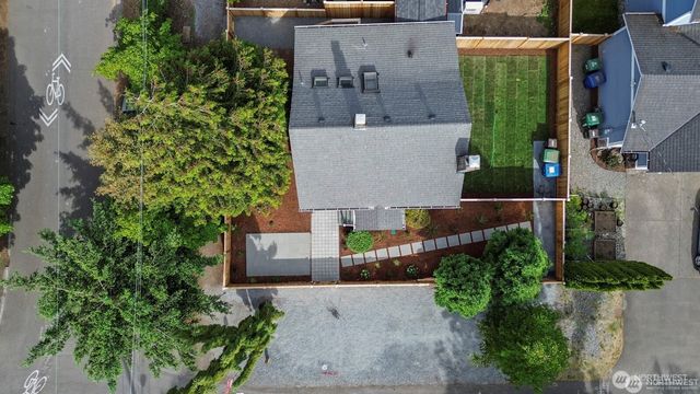 11556 17th Avenue NE, Seattle, WA 98125