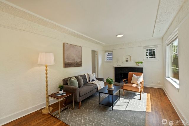 11556 17th Avenue NE, Seattle, WA 98125