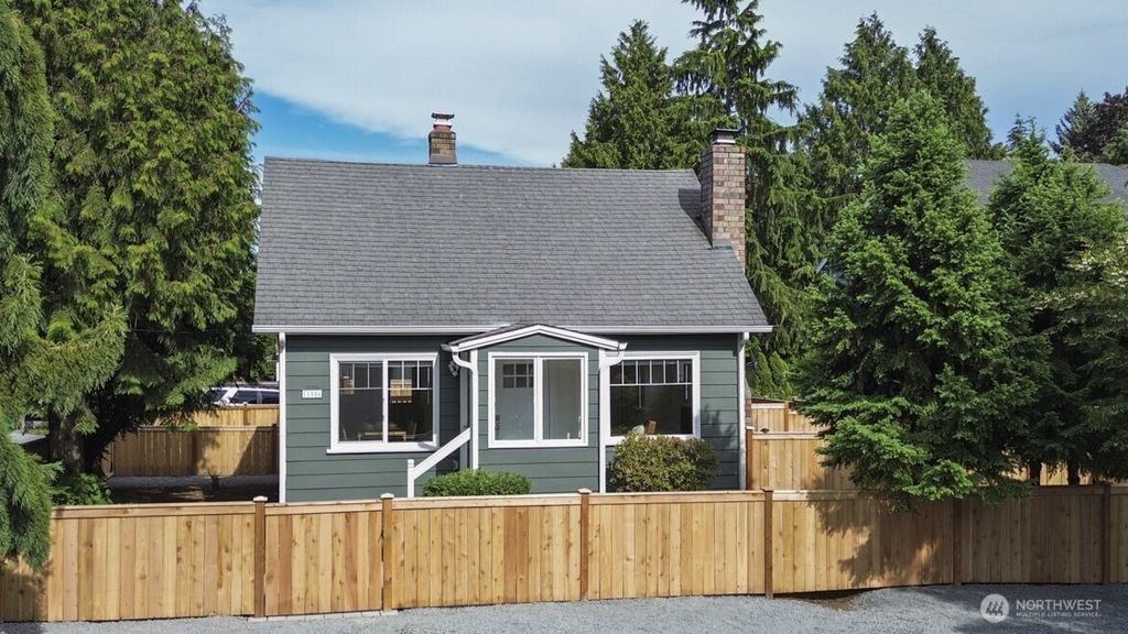 11556 17th Avenue NE, Seattle, WA 98125