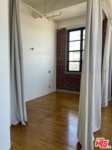 1850 Industrial Street 504, Los Angeles, CA 90021