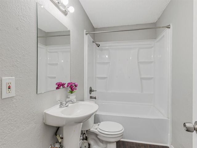 3211 Gus Thomasson Road, Dallas, TX 75228