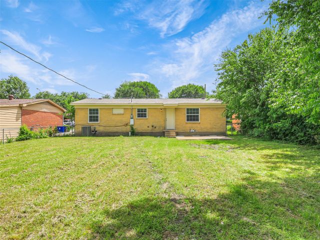 3211 Gus Thomasson Road, Dallas, TX 75228