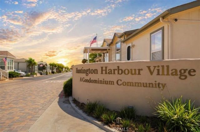 16421 Haiku Lane, Huntington Beach, CA 92649