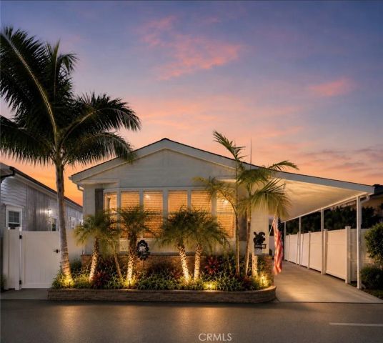 16421 Haiku Lane, Huntington Beach, CA 92649