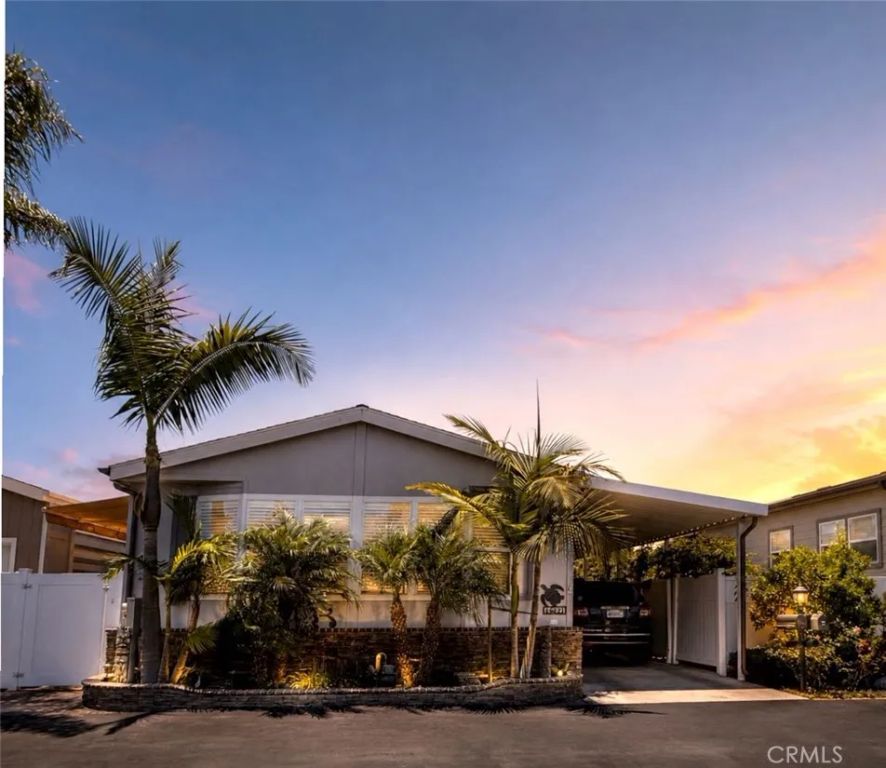 16421 Haiku Lane, Huntington Beach, CA 92649
