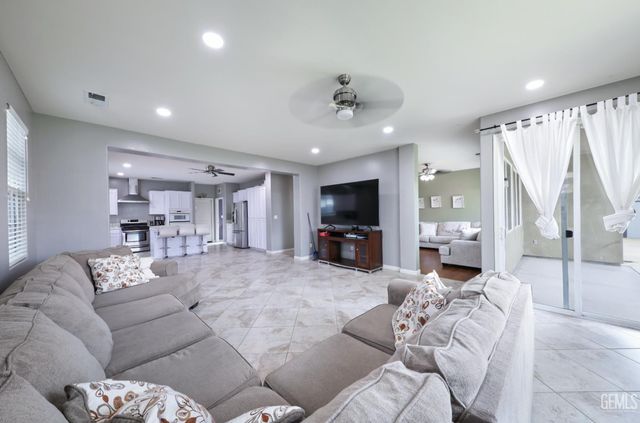 11504 Valley Forge Way, Bakersfield, CA 93312