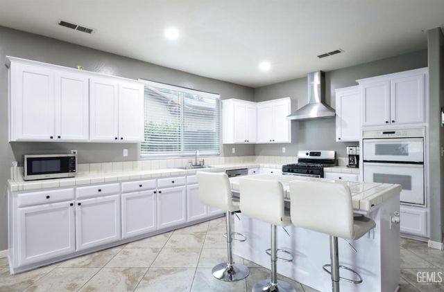 11504 Valley Forge Way, Bakersfield, CA 93312