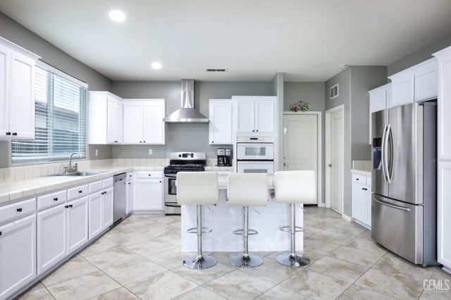 11504 Valley Forge Way, Bakersfield, CA 93312