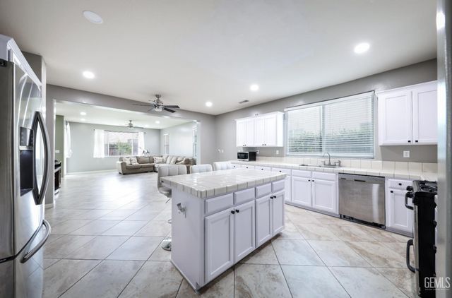 11504 Valley Forge Way, Bakersfield, CA 93312