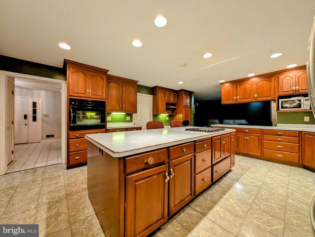 507 BROOKVIEW DR, Greencastle, PA 17225