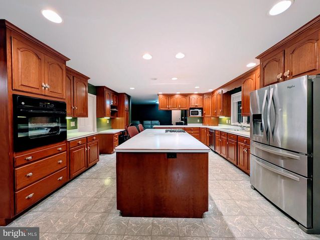 507 BROOKVIEW DR, Greencastle, PA 17225