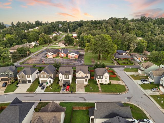 586 Shanti Drive, Chattanooga, TN 37412