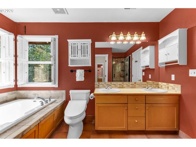10900 Ne 26TH Ave, Vancouver, WA 98686