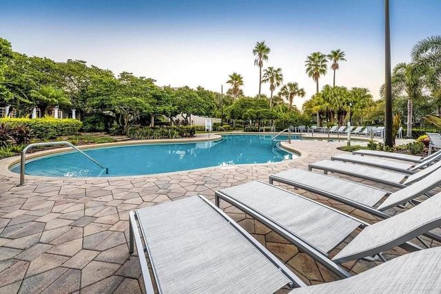 3190 DANTE DRIVE 305, Orlando, FL 32835