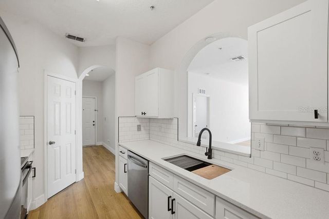 3190 DANTE DRIVE 305, Orlando, FL 32835