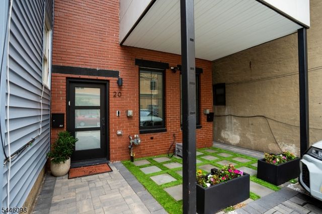 20 Westervelt Pl 2F, Jersey City, NJ 07304
