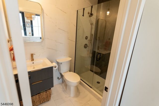 20 Westervelt Pl 2F, Jersey City, NJ 07304