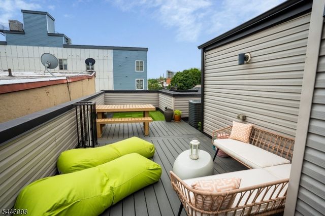 20 Westervelt Pl 2F, Jersey City, NJ 07304