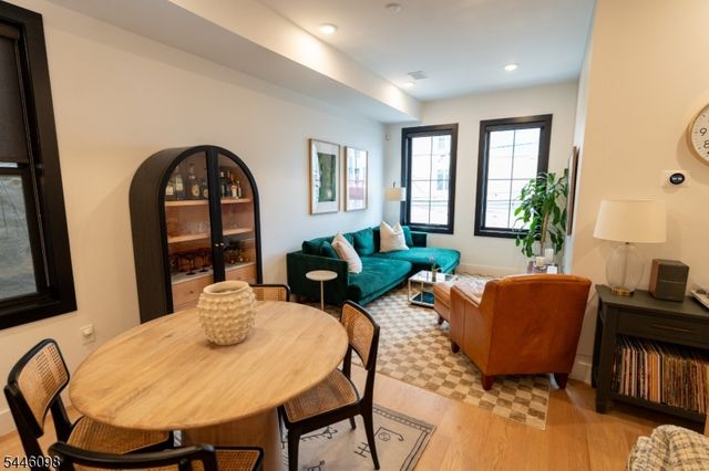 20 Westervelt Pl 2F, Jersey City, NJ 07304