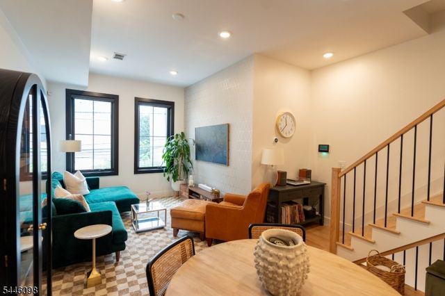 20 Westervelt Pl 2F, Jersey City, NJ 07304