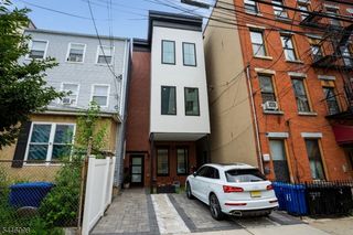 20 Westervelt Pl 2F, Jersey City, NJ 07304