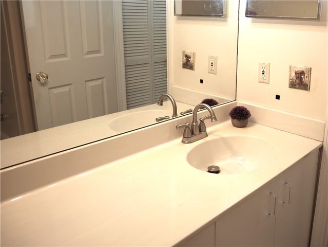 6240 E Mirror Lake Drive 201, Sebastian, FL 32958
