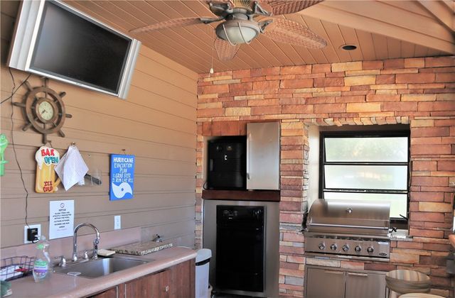 6240 E Mirror Lake Drive 201, Sebastian, FL 32958