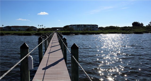 6240 E Mirror Lake Drive 201, Sebastian, FL 32958