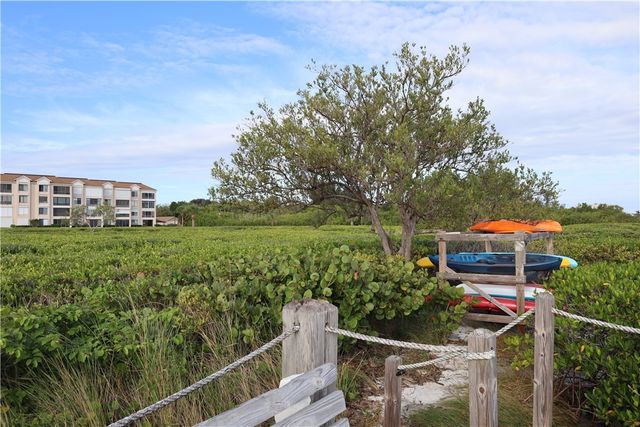 6240 E Mirror Lake Drive 201, Sebastian, FL 32958