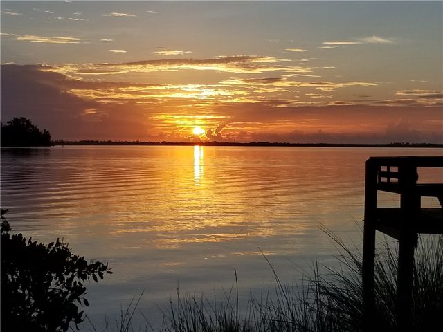 6240 E Mirror Lake Drive 201, Sebastian, FL 32958