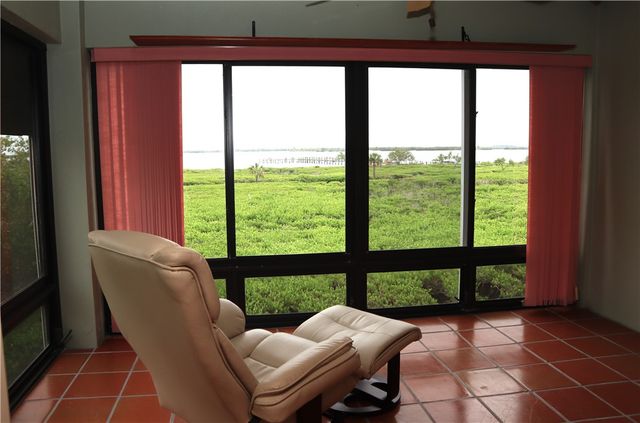 6240 E Mirror Lake Drive 201, Sebastian, FL 32958