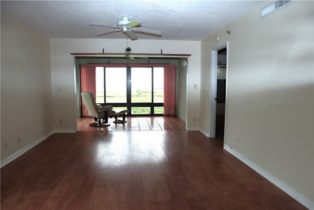 6240 E Mirror Lake Drive 201, Sebastian, FL 32958