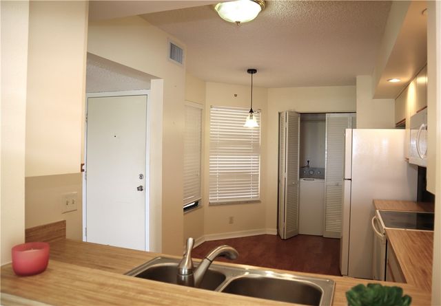 6240 E Mirror Lake Drive 201, Sebastian, FL 32958