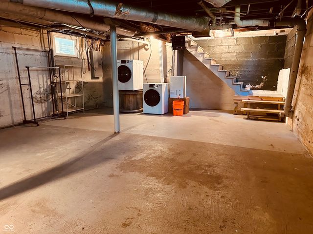 33 W Mechanic Street, Shelbyville, IN 46176
