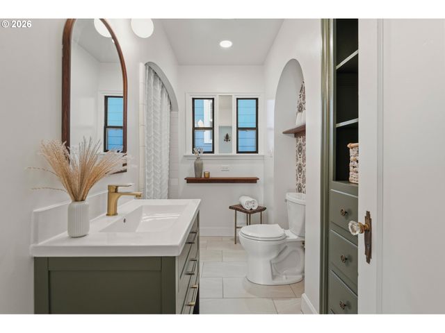 3935 Ne 65TH Ave, Portland, OR 97213
