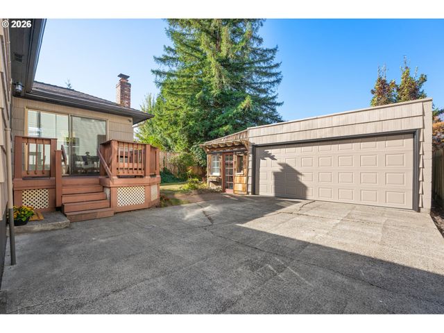 3935 Ne 65TH Ave, Portland, OR 97213