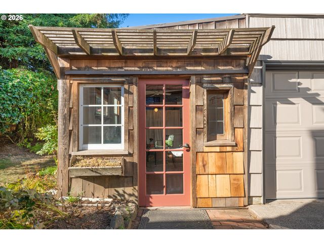 3935 Ne 65TH Ave, Portland, OR 97213