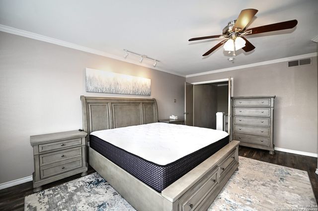 10819 S Crown, San Antonio, TX 78239