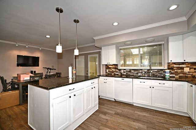 10819 S Crown, San Antonio, TX 78239