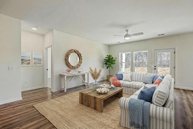 505 New Regenia Place, Holly Hill, SC 29059