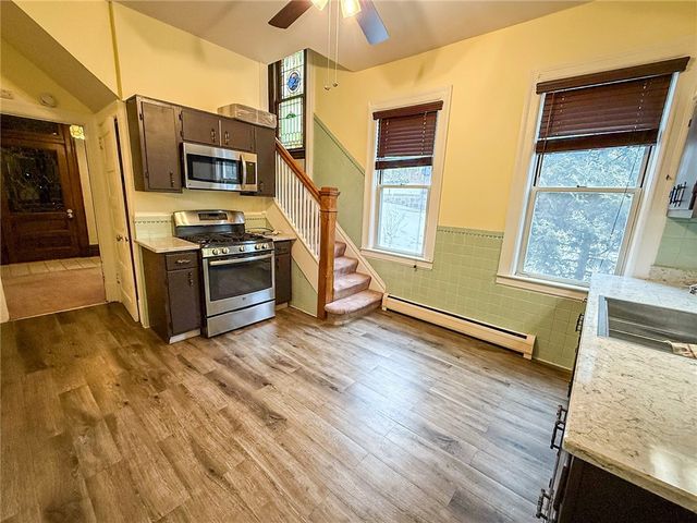 453 E Pearl St, City Of But Ne, PA 16001