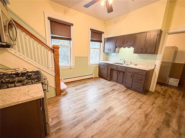 453 E Pearl St, City Of But Ne, PA 16001