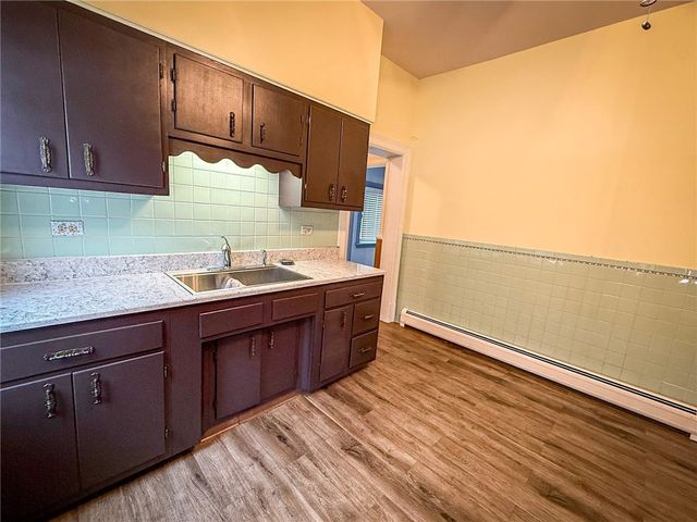 453 E Pearl St, City Of But Ne, PA 16001