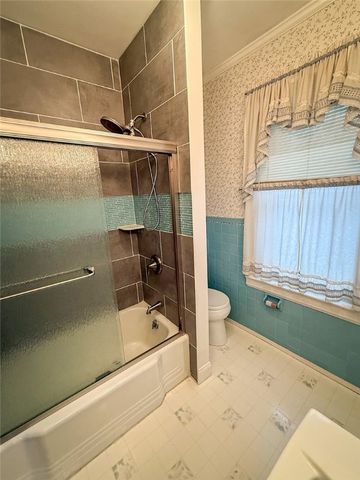 453 E Pearl St, City Of But Ne, PA 16001