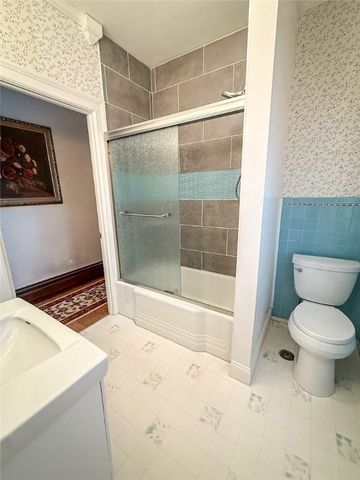 453 E Pearl St, City Of But Ne, PA 16001