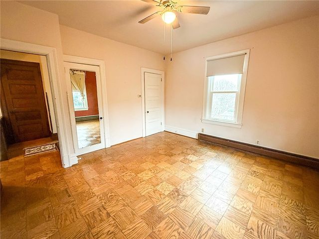 453 E Pearl St, City Of But Ne, PA 16001