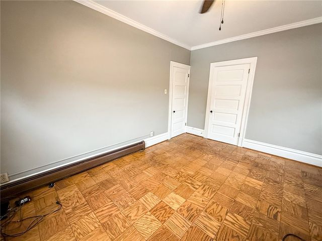 453 E Pearl St, City Of But Ne, PA 16001